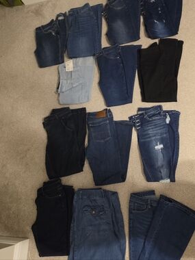 Mixed Women’s Jeans Bundle - Dark & Light Blue, Black Size 7/9/large